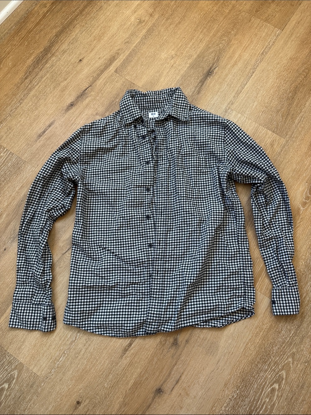 UNIQLO Women’s Black & White Gingham Button-Down Shirt – XS